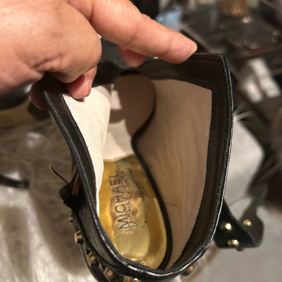 MK high heels, black leather with gold details 6”heels - Picture 3 of 11